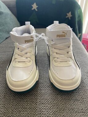 Puma Kids White High-Top Sneakers with Black Stripe and Teal Sole